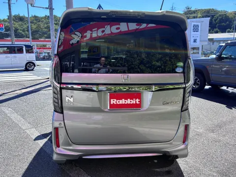 Honda N-BOX Custom