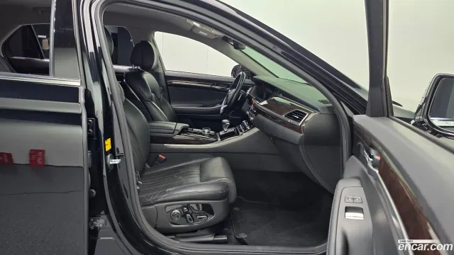 Genesis G90 (EQ900)