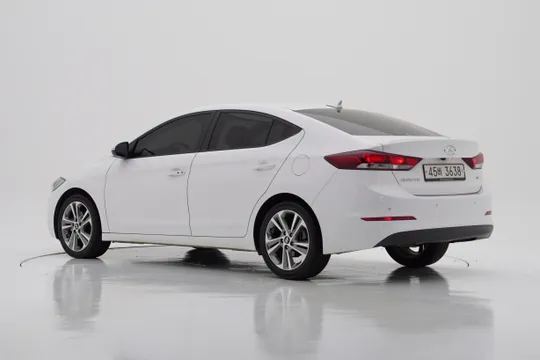 Hyundai Elantra (Avante)