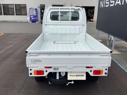 Nissan Clipper Truck