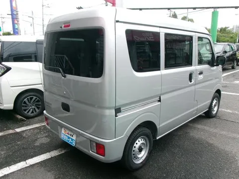 Mitsubishi Minicab Van