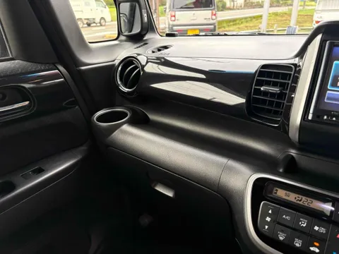Honda N-BOX Plus Custom