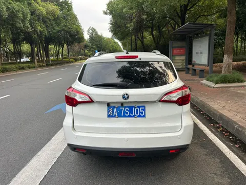 Venucia T70