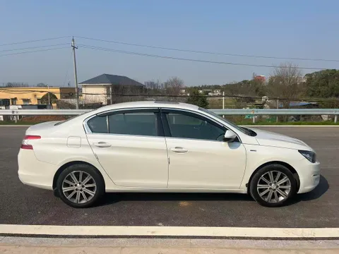 Peugeot 408