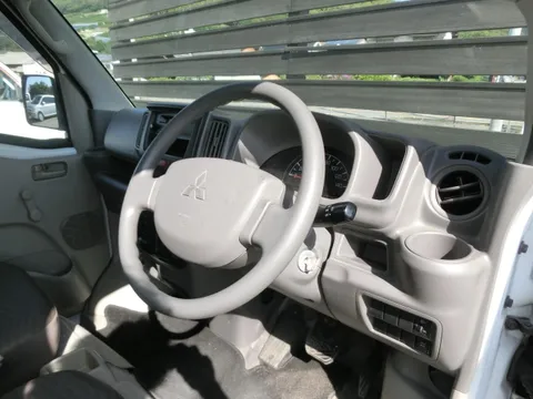 Mitsubishi Minicab Van