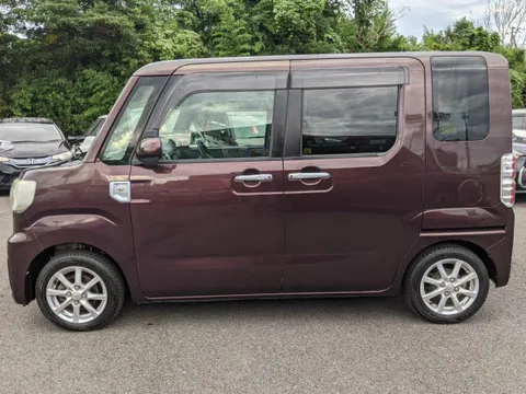 Toyota Pixis Mega