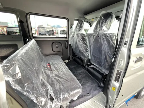 Nissan Clipper Van