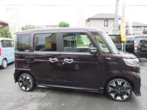 Suzuki Spacia Custom