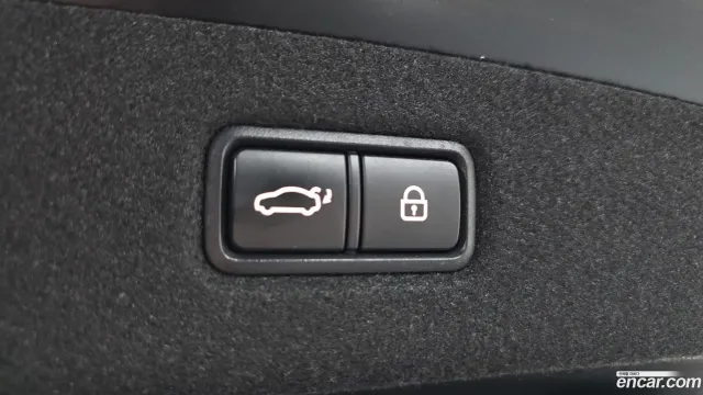 Genesis G90 (EQ900)