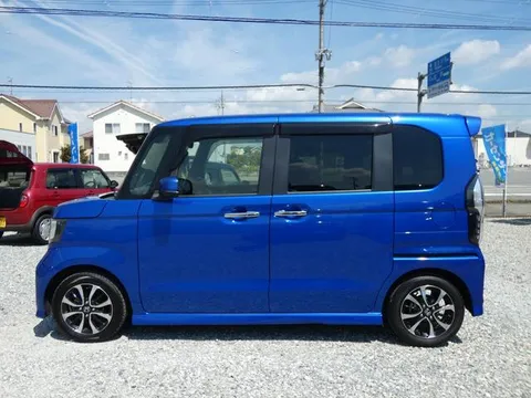 Honda N-BOX Custom