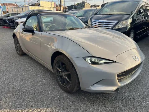 Mazda MX-5 (Roadster)