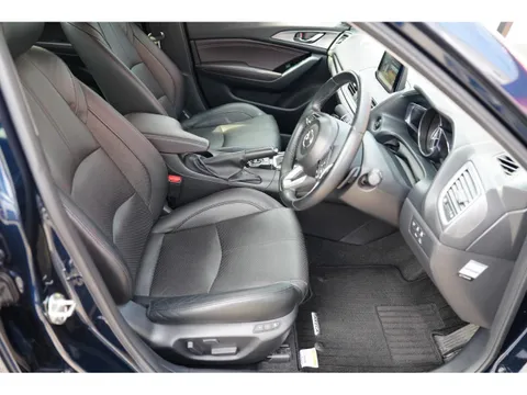 Mazda Mazda3 (Axela)