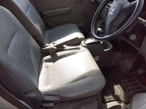 Mitsubishi Minicab Van