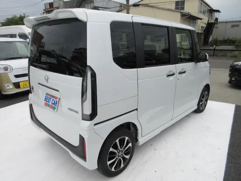 Honda N-BOX Custom