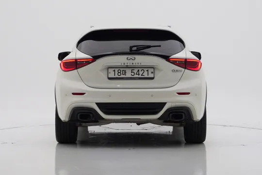 Infiniti Q30