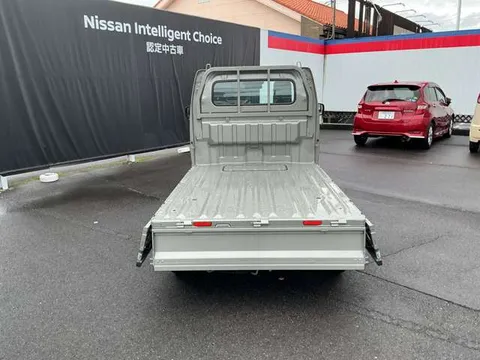 Nissan Clipper Truck
