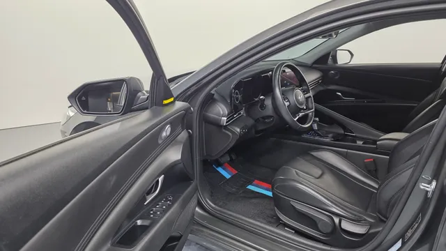 Hyundai Elantra (Avante)