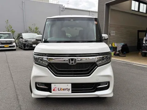 Honda N-BOX Custom