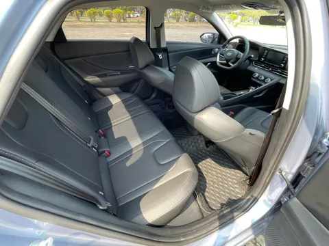 Hyundai Elantra (Avante)