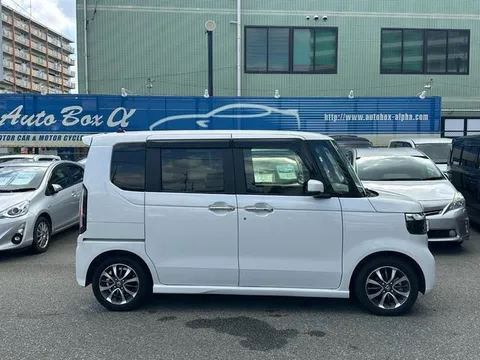 Honda N-BOX Custom
