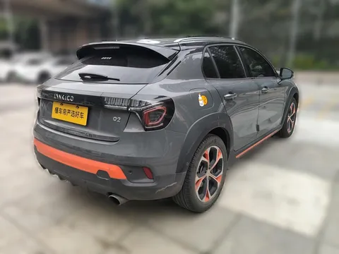 Lynk & Co 02