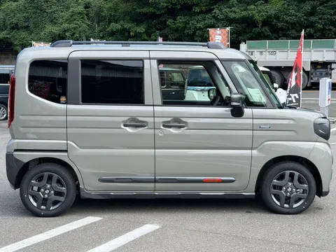 Suzuki Spacia Gear