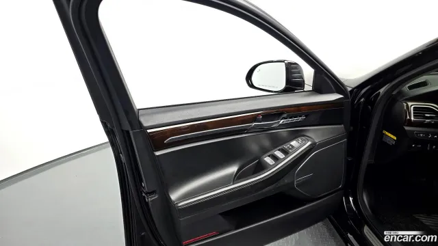 Genesis G90 (EQ900)