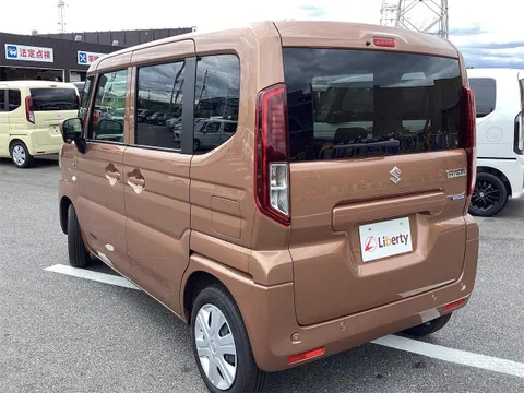 Suzuki Spacia