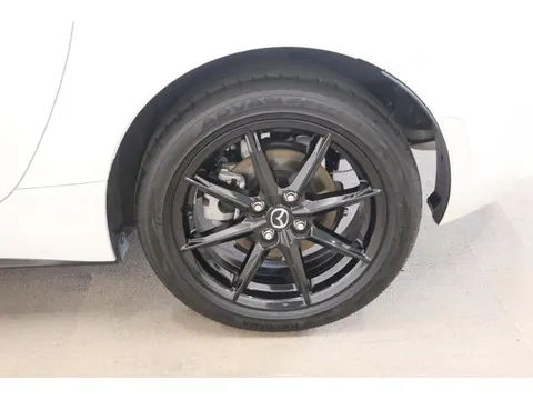 Mazda MX-5 (Roadster)