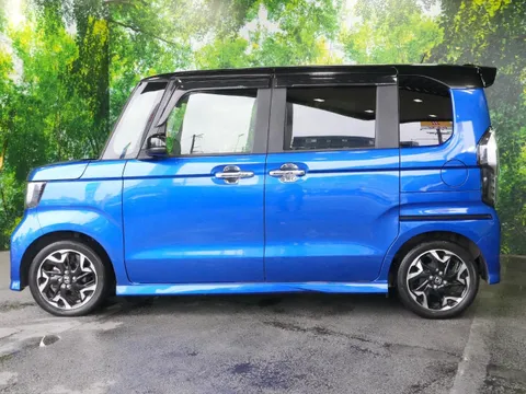 Honda N-BOX Custom