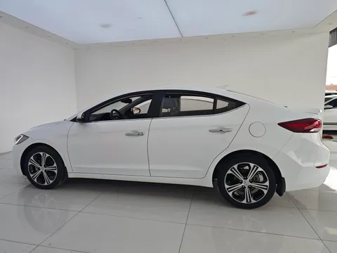 Hyundai Elantra (Avante)