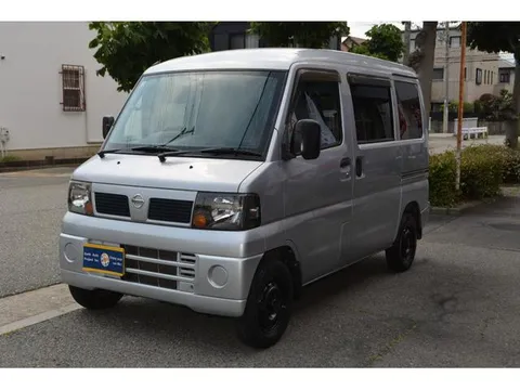 Nissan Clipper Van