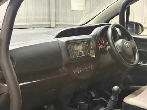 Toyota Yaris (Vitz)