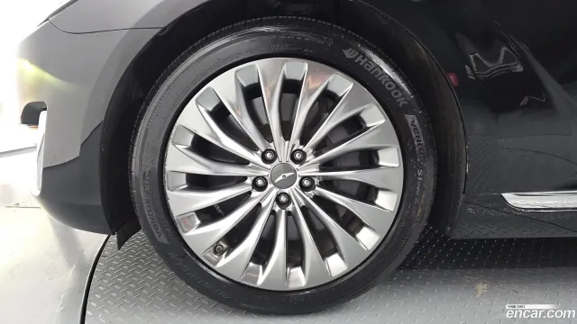 Genesis G90 (EQ900)