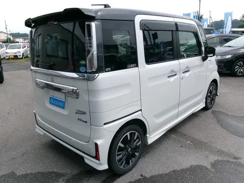 Suzuki Spacia Custom