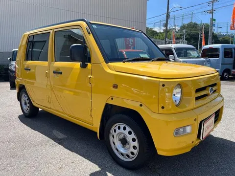 Daihatsu Naked