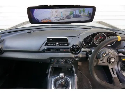 Mazda MX-5 (Roadster)
