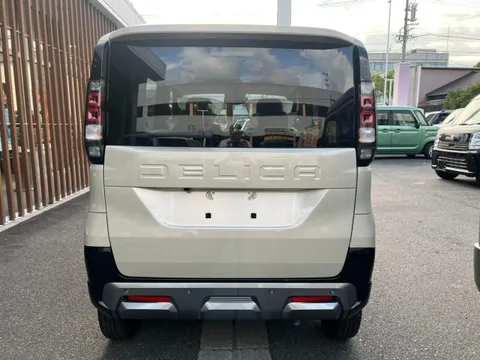 Mitsubishi Delica Mini
