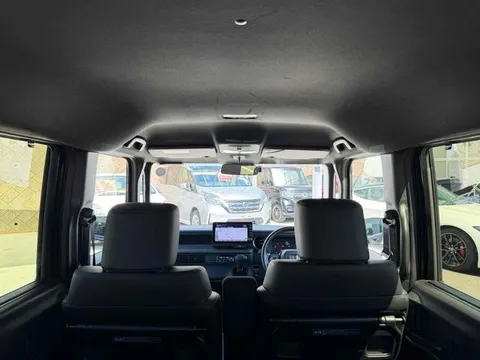Honda N-BOX Custom