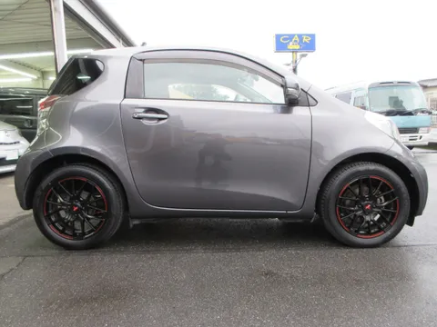 Toyota iQ