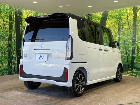 Honda N-BOX Custom