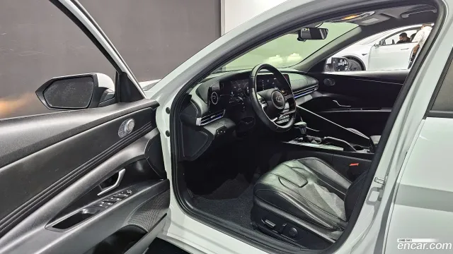 Hyundai Elantra (Avante)