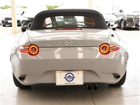 Mazda MX-5 (Roadster)