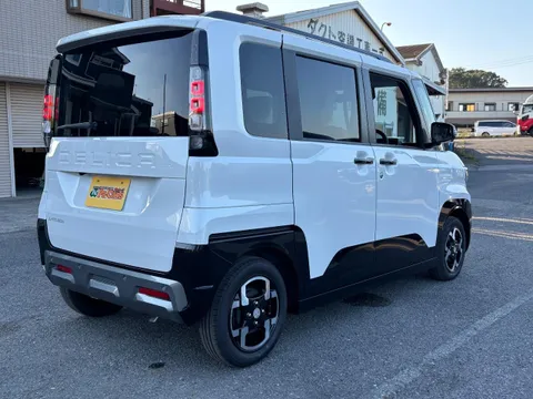 Mitsubishi Delica Mini