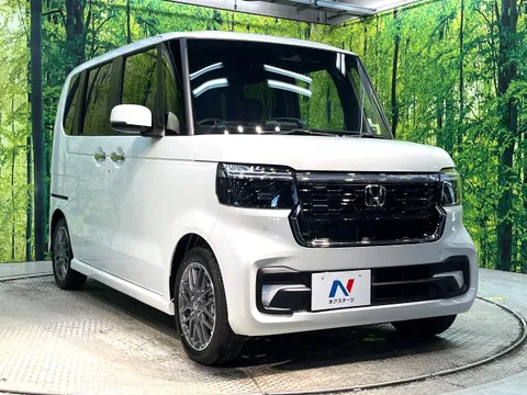 Honda N-BOX Custom