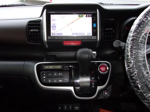 Honda N-BOX Slash