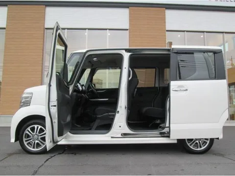 Honda N-BOX Custom
