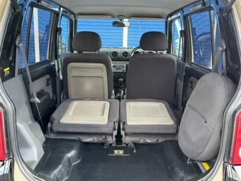 Daihatsu Naked