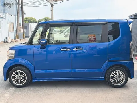 Honda N-BOX Custom