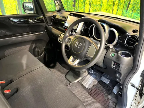 Honda N-BOX Custom